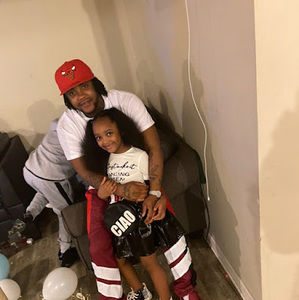 Meet your Posher, Santana